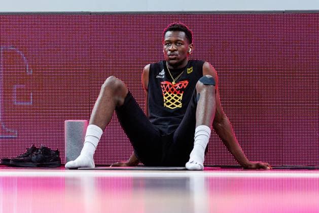 Isaac Bonga (Deutschland, 00), Einzelbild, Einzelfoto, Portrait, Portraet, Aufwaermen, warm up, vor Spielbeginn, Deutschland vs. Bulgarien, Basketball, FIBA EuroBasket 2025 Qualifiers, Gruppe D - Spieltag 6, 23.02.2025 Deutschland vs. Bulgarien, Basketball, FIBA EuroBasket 2025 Qualifiers, Gruppe D - Spieltag 6, 23.02.2025 Bamberg Copyright: xEibner-Pressefoto G.xSantemizx EP_GSZ