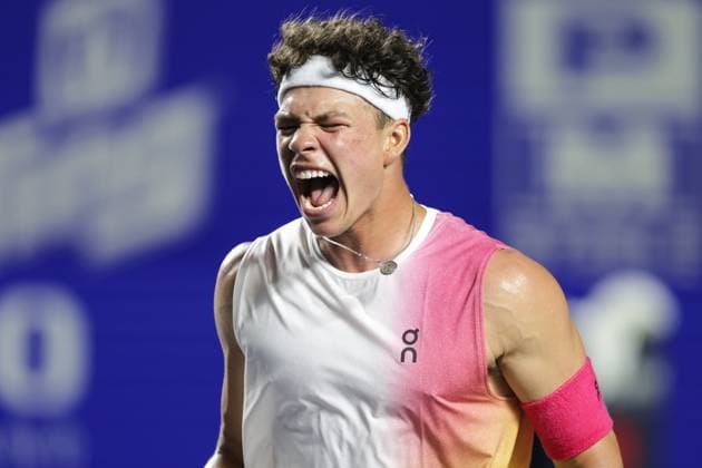 Sport Bilder des Tages Sport Bilder des Tages (250225) -- ACAPULCO, Feb. 25, 2025 -- Ben Shelton of the United States reacts during the men s singles round of 32 match against Flavio Cobolli of Italy at the 2025 ATP, Tennis Herren Mexican Open tennis tournament in Acapulco, Mexico, Feb. 24, 2025. (Photo by Xinhua) (SP)MEXICO-ACAPULCO-TENNIS-ATP-MEXICAN OPEN FranciscoxCanedo 