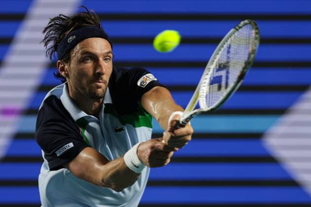 (250225) -- ACAPULCO, Feb. 25, 2025 -- Arthur Rinderknech of France hits a return during the men s singles round of 32 match against Casper Ruud of Norway at the 2025 ATP, Tennis Herren Mexican Open tennis tournament in Acapulco, Mexico, Feb. 24, 2025. (Photo by Xinhua) (SP)MEXICO-ACAPULCO-TENNIS-ATP-MEXICAN OPEN-MEN S SINGLES FranciscoxCanedo 