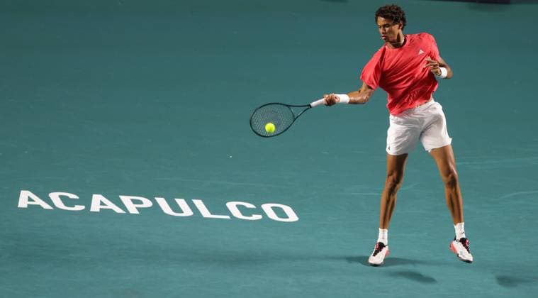 (250225) -- ACAPULCO, Feb. 25, 2025 -- Gabriel Diallo of Canada hits a return during the men s singles round of 32 match against Tommy Paul of the United States at the 2025 ATP, Tennis Herren Mexican Open tennis tournament in Acapulco, Mexico, Feb. 24, 2025. (Photo by Xinhua) (SP)MEXICO-ACAPULCO-TENNIS-ATP-MEXICAN OPEN-MEN S SINGLES FranciscoxCanedo 