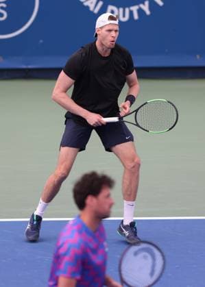 Robin Haase und Hendrik Jebens (Kappe), Herren Doppel, Men s Doubles, Dubai Duty Free Tennis Championships, Dubai, U.A.E. Tennis - Dubai Tennis Championships 2025 - ATP, Tennis Herren - Dubai Duty Free Tennis Stadium - Dubai - - United Arab Emirates - 25 February 2025. Copyright: xJuergenxHasenkopfx