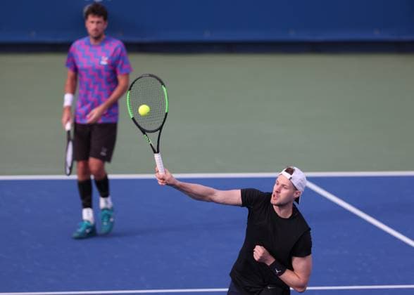 Robin Haase und Hendrik Jebens (Kappe), Herren Doppel, Men s Doubles, Dubai Duty Free Tennis Championships, Dubai, U.A.E. Tennis - Dubai Tennis Championships 2025 - ATP, Tennis Herren - Dubai Duty Free Tennis Stadium - Dubai - - United Arab Emirates - 25 February 2025. Copyright: xJuergenxHasenkopfx