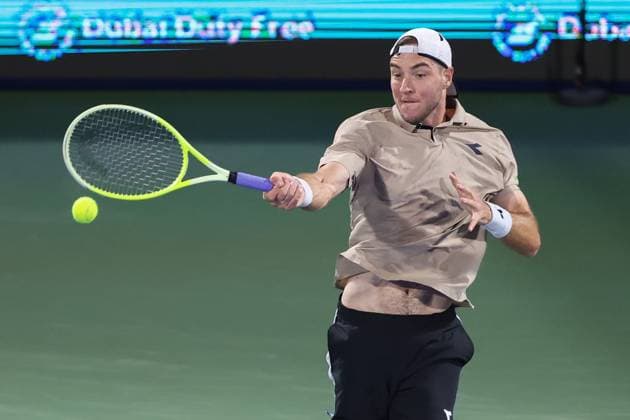 Jan-Lennard Struff (GER), Dubai Duty Free Tennis Championships, Dubai, U.A.E. Tennis - Dubai Tennis Championships 2025 - ATP, Tennis Herren - Dubai Duty Free Tennis Stadium - Dubai - - United Arab Emirates - 25 February 2025. Copyright: xJuergenxHasenkopfx