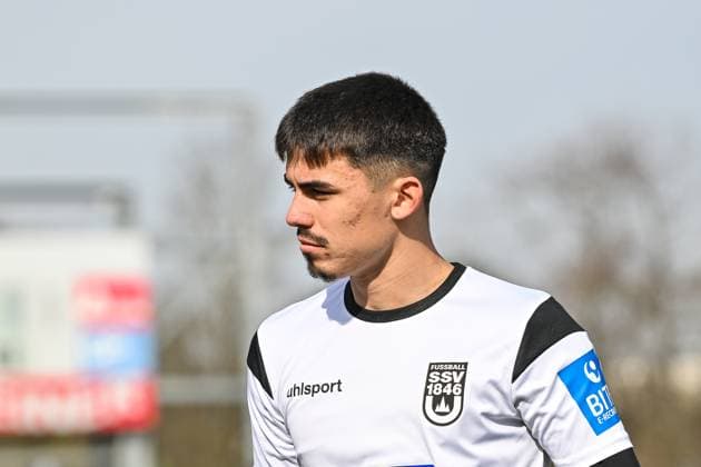 GER, 2. BL, SSV Ulm 1846 vs SV Elversberg 22.02.2025, Donaustadion, Ulm, GER, 2. BL, SSV Ulm 1846 vs SV Elversberg, im Bild Aaron Keller (SSV Ulm, 16)