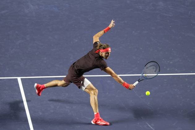 (250226) -- ACAPULCO, Feb. 26, 2025 -- Alexander Zverev of Germany hits a return during the men s singles round of 32 match against Matteo Arnaldi of Italy at the 2025 ATP, Tennis Herren Mexican Open tennis tournament in Acapulco, Mexico, Feb. 25, 2025. (Photo by Xinhua) (SP)MEXICO-ACAPULCO-TENNIS-ATP-MEXICAN OPEN-MEN S SINGLES FranciscoxCanedo 