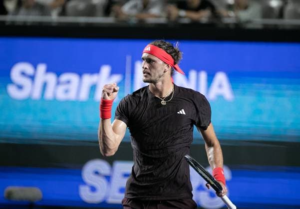 (250226) -- ACAPULCO, Feb. 26, 2025 -- Alexander Zverev of Germany celebrates scoring during the men s singles round of 32 match against Matteo Arnaldi of Italy at the 2025 ATP, Tennis Herren Mexican Open tennis tournament in Acapulco, Mexico, Feb. 25, 2025. ) (SP)MEXICO-ACAPULCO-TENNIS-ATP-MEXICAN OPEN-MEN S SINGLES LixMengxin 