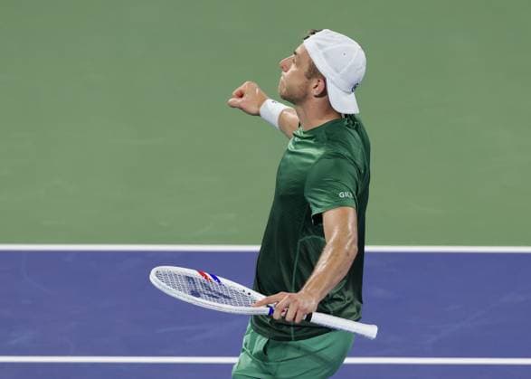 Tallon Griekspoor jubelt nach dem Sieg, Jubel, Freude, Emotion Dubai Duty Free Tennis Championships, Dubai, U.A.E. Tennis - Dubai Tennis Championships 2025 - ATP, Tennis Herren 500 - Dubai Duty Free Tennis Stadium - Dubai - - United Arab Emirates - 26 February 2025. Copyright: xJuergenxHasenkopfx