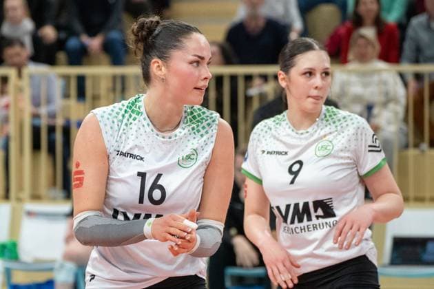 26.02.2025, xhfmx, Volleyball 1.Bundesliga Damen, VC Wiesbaden - USC Münster v.l. Mikala Mogensen (USC Münster), Emilia Jordan (USC Münster) (DFL DFB REGULATIONS PROHIBIT ANY USE OF PHOTOGRAPHS as IMAGE SEQUENCES and or QUASI-VIDEO) Wiesbaden