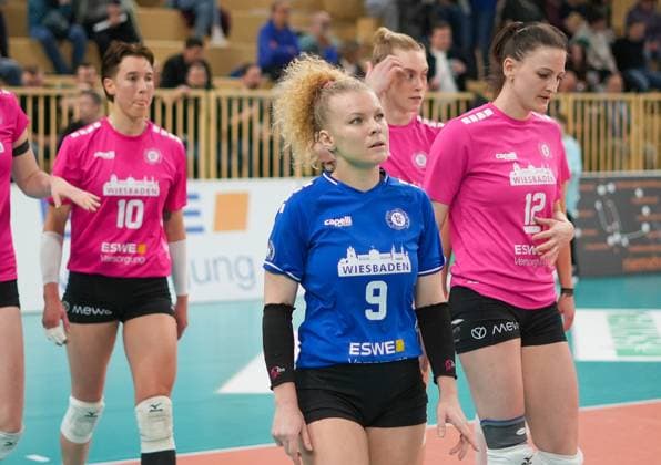 Volleyball - 1. BL Frauen - VC Wiesbaden - USC Münster - 26.02.25, Glücklich sieht anders aus - Rene Sain (VCW), -