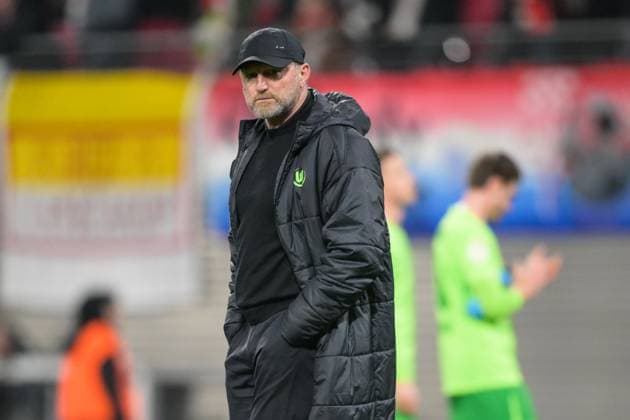 Fußball, DFB Pokal, 20250226, RasenBallsport Leipzig - VfL Wolfsburg. Im Bild Schlusspfiff, Trainer Ralph HASENHÜTTL (Wolfsburg) enttäuscht. Leipzig Red Bull Arena Sachsen Deutschland Copyright: Passion2Press MarkusxFischerx