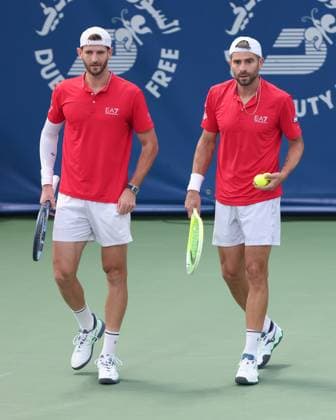 Simone Bolelli und Andrea Vavassori, Herren Doppel, Men s Doubles, Dubai Duty Free Tennis Championships, Dubai, U.A.E. Tennis - Dubai Tennis Championships 2025 - ATP, Tennis Herren 500 - Dubai Duty Free Tennis Stadium - Dubai - - United Arab Emirates - 26 February 2025. Copyright: xJuergenxHasenkopfx