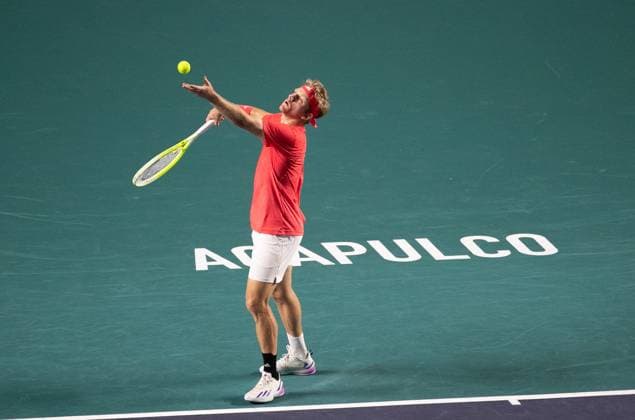 (250227) -- ACAPULCO, Feb. 27, 2025 -- Alejandro Davidovich Fokina of Spain serves during the men s singles round of 16 match against Frances Tiafoe of the United States at the 2025 ATP, Tennis Herren Mexican Open tennis tournament in Acapulco, Mexico, Feb. 26, 2025. ) (SP)MEXICO-ACAPULCO-TENNIS-ATP-MEXICAN OPEN-MEN S SINGLES LixMengxin 