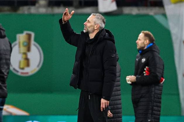 Trainer Marco Rose (RB Leipzig) mit einem Kuss in Richtung Tribüne - 1 DFB Pokal Viertelfinale Fussball Saison 2024-2025 RB Leipzig vs. VfL Wolfsburg in der Red Bull Arena in Leipzig - Fussball,Deutschland,Mann,Männer,26.02.2025