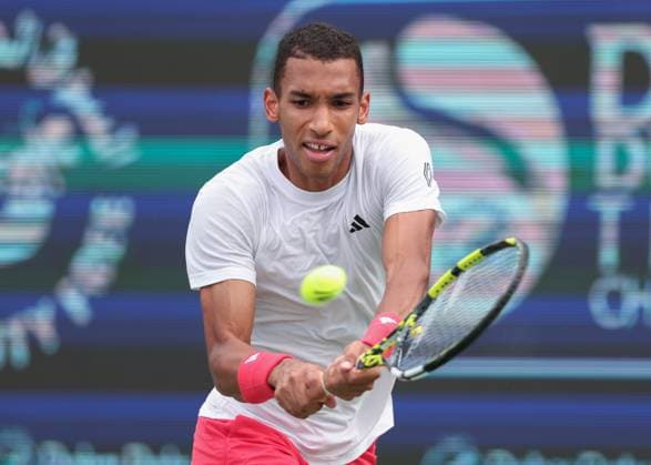 Felix Auger-Aliassime (CAN), Dubai Duty Free Tennis Championships, Dubai, U.A.E. Tennis - Dubai Tennis Championships 2025 - ATP, Tennis Herren 500 - Dubai Duty Free Tennis Stadium - Dubai - - United Arab Emirates - 27 February 2025. Copyright: xJuergenxHasenkopfx
