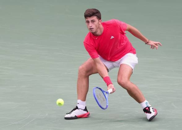 Luca Nardi (ITA), Dubai Duty Free Tennis Championships, Dubai, U.A.E. Tennis - Dubai Tennis Championships 2025 - ATP, Tennis Herren 500 - Dubai Duty Free Tennis Stadium - Dubai - - United Arab Emirates - 27 February 2025. Copyright: xJuergenxHasenkopfx