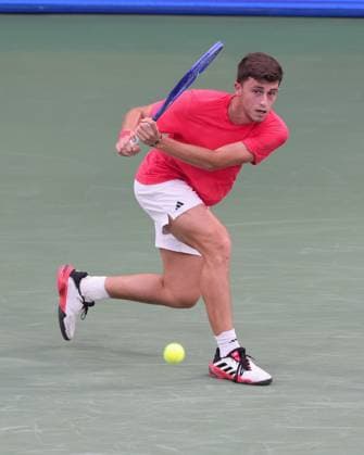 Luca Nardi (ITA), Dubai Duty Free Tennis Championships, Dubai, U.A.E. Tennis - Dubai Tennis Championships 2025 - ATP, Tennis Herren 500 - Dubai Duty Free Tennis Stadium - Dubai - - United Arab Emirates - 27 February 2025. Copyright: xJuergenxHasenkopfx