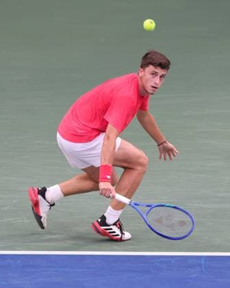 Luca Nardi (ITA), Dubai Duty Free Tennis Championships, Dubai, U.A.E. Tennis - Dubai Tennis Championships 2025 - ATP, Tennis Herren 500 - Dubai Duty Free Tennis Stadium - Dubai - - United Arab Emirates - 27 February 2025. Copyright: xJuergenxHasenkopfx