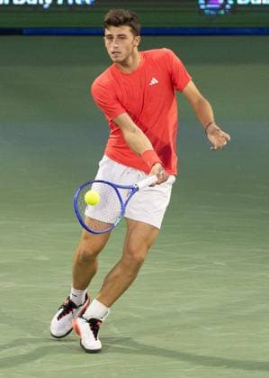 Luca Nardi (ITA), Dubai Duty Free Tennis Championships, Dubai, U.A.E. Tennis - Dubai Tennis Championships 2025 - ATP, Tennis Herren 500 - Dubai Duty Free Tennis Stadium - Dubai - - United Arab Emirates - 27 February 2025. Copyright: xJuergenxHasenkopfx
