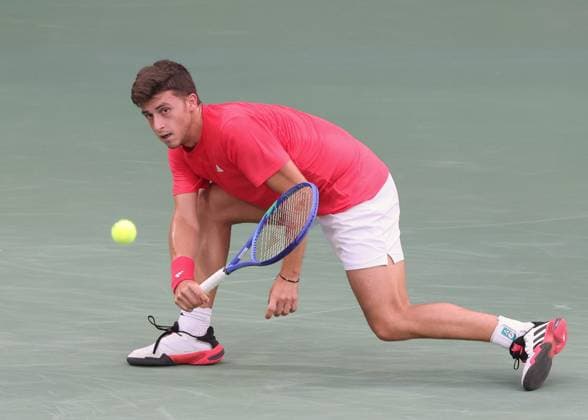 Luca Nardi (ITA), Dubai Duty Free Tennis Championships, Dubai, U.A.E. Tennis - Dubai Tennis Championships 2025 - ATP, Tennis Herren 500 - Dubai Duty Free Tennis Stadium - Dubai - - United Arab Emirates - 27 February 2025. Copyright: xJuergenxHasenkopfx