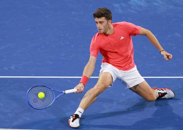 Luca Nardi (ITA), Dubai Duty Free Tennis Championships, Dubai, U.A.E. Tennis - Dubai Tennis Championships 2025 - ATP, Tennis Herren 500 - Dubai Duty Free Tennis Stadium - Dubai - - United Arab Emirates - 27 February 2025. Copyright: xJuergenxHasenkopfx