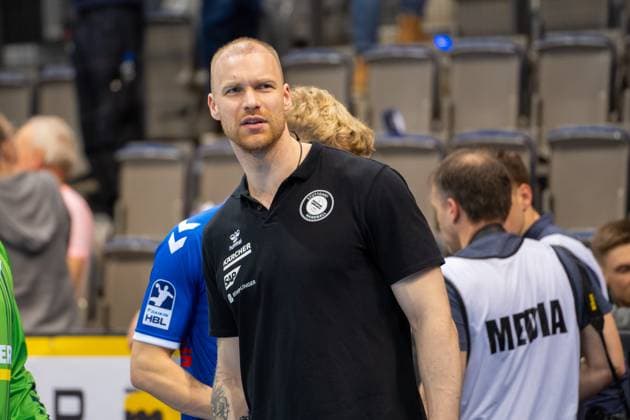 Handball I Herren I Saison 2024-2025 I Bundesliga I 21. Spieltag I TVB Stuttgart - TBV Lemgo Lippe I 27.02.2025 Jonas Truchanovicius (10, TVB Stuttgart) aktuell verletzt Stuttgart Porsche Arena Baden-Württemberg Deutschland Copyright: xLobeca MaxxPetershansx