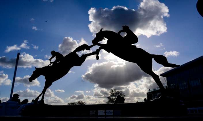 Bilder des Jahres 2025, Sport 02 Februar Taunton Races, Taunton, UK - 27 Feb 2025 Richard Williams Memorial Handicap Chase Trophy - RACE 3 - 3:00 Taunton - Richard Williams Memorial Handicap Chase (GBB Race) (Class 4) at Taunton Racecourse, Taunton, Somerset, England - Taunton Taunton Racecourse Somerset England Copyright: xTomxSandberg PPAUKx PPA-169527