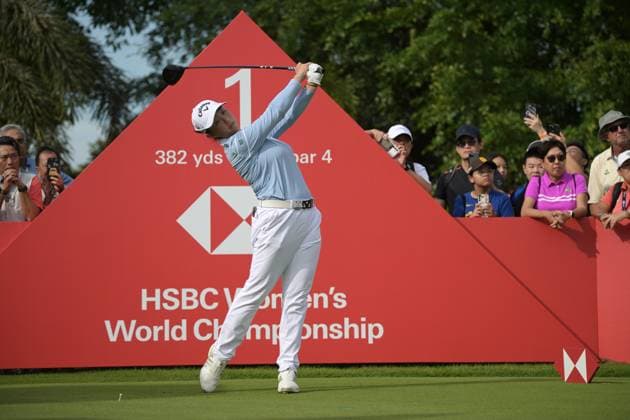 (250228) -- SINGAPORE, Feb. 28, 2025 -- Yin Ruoning of China tees off during the second round of the HSBC Women s Golf World Championship, WM, Weltmeisterschaft held in Singapore s Sentosa Golf Club on Feb. 28, 2025. (Photo by Xinhua) (SP)SINGAPORE-GOLF-WOMEN S WORLD CHAMPIONSHIP ThenxChihxWey 