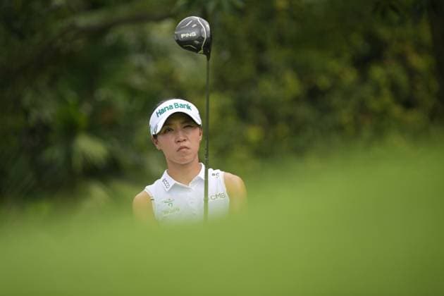 (250228) -- SINGAPORE, Feb. 28, 2025 -- Lydia Ko of New Zealand competes during the second round of the HSBC Women s Golf World Championship, WM, Weltmeisterschaft held in Singapore s Sentosa Golf Club on Feb. 28, 2025. (Photo by Xinhua) (SP)SINGAPORE-GOLF-WOMEN S WORLD CHAMPIONSHIP ThenxChihxWey 