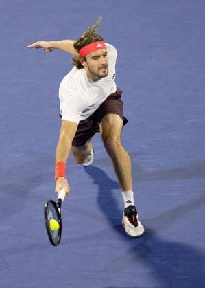 Sport Bilder des Tages Stefanos Tsitsipas, Dubai Duty Free Tennis Championships, Dubai, U.A.E. Tennis - Dubai Tennis Championships 2025 - ATP, Tennis Herren 500 - Dubai Duty Free Tennis Stadium - Dubai - - United Arab Emirates - 28 February 2025. Copyright: xJuergenxHasenkopfx