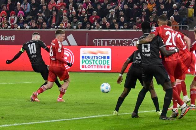 Branimir Hrgota (Greuther Fürth Fuerth 10) erzielt das Tor zum 1:1 28.02.2025 Fussball Fortuna Duesseldorf vs SpVgg Greuther Fuerth, Merkur Spiel-Arena, Duesseldorf, DFB DFL REGULATIONS PROHIBIT ANY USE OF PHOTOGRAPHS AS IMAGE SEQUENCES AND OR QUASI-VIDEO