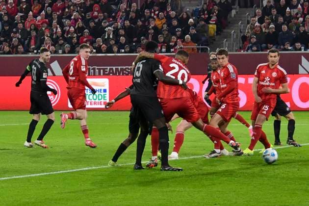 Branimir Hrgota (Greuther Fürth Fuerth 10) erzielt das Tor zum 1:1 28.02.2025 Fussball Fortuna Duesseldorf vs SpVgg Greuther Fuerth, Merkur Spiel-Arena, Duesseldorf, DFB DFL REGULATIONS PROHIBIT ANY USE OF PHOTOGRAPHS AS IMAGE SEQUENCES AND OR QUASI-VIDEO