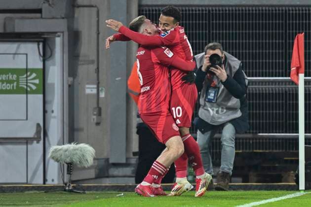 Isak Johannesson (Duesseldorf 8) jubelt nach dem Tor zum 1:0 mit Myron van Brederode (Duesseldorf 10) 28.02.2025 Fussball Fortuna Duesseldorf vs SpVgg Greuther Fuerth, Merkur Spiel-Arena, Duesseldorf, DFB DFL REGULATIONS PROHIBIT ANY USE OF PHOTOGRAPHS AS IMAGE SEQUENCES AND OR QUASI-VIDEO