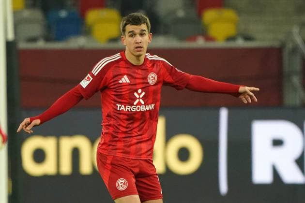 Fussball, 2.BL Saison 2024 2025 Fortuna Düsseldorf vs SpVgg Greuther Fürth ,28.02.2025 Merkur- Spiel-Arena Düsseldorf , Giavanni Antoine Haag Fortuna Düsseldorf, Aktion, Einzelbild,