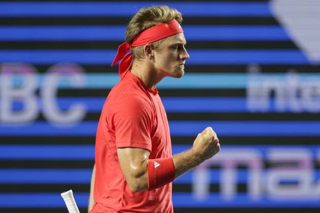 (250301) -- ACAPULCO, March 1, 2025 -- Alejandro Davidovich Fokina of Spain reacts during the singles semifinal match against Denis Shapovalov of Canada at the 2025 ATP, Tennis Herren Mexican Open tennis tournament in Acapulco, Mexico, Feb. 28, 2025. (Photo by Francisco Canedo Xinhua) (SP)MEXICO-ACAPULCO-TENNIS-ATP-MEXICAN OPEN-SINGLES-SEMIFINAL FuxLangxisike¡¤kanieduo 
