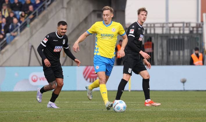 Eintracht BS vs SSV Ulm 1846 Braunschweig, 01.03.2025, Fußball, Saison 24 25, 2. Bundesliga, 24. Spieltag, Eintracht Braunschweig vs SSV Ulm 1846, Bild zeigt: Julian Baas (BTSV, 16) Braunschweig