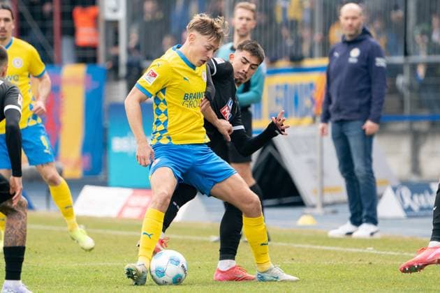 GER, Eintracht Braunschweig gegen SSV Ulm 1846, Fussball, 2. Fussball Bundesliga, Spielzeit 2024 25, 01.03.2025 GER, Eintracht Braunschweig gegen SSV Ulm 1846, Fussball, 2. Fussball Bundesliga, Spielzeit 2024 25, 01.03.2025 Braunschweig