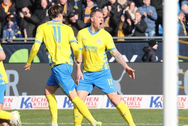 Eintracht BS vs SSV Ulm 1846 Braunschweig, 01.03.2025, Fußball, Saison 24 25, 2. Bundesliga, 24. Spieltag, Eintracht Braunschweig vs SSV Ulm 1846, Bild zeigt: Jubel bei Braunschweig über das Tor zum 1:1 durch Sebastian Polter (BTSV, 17) Braunschweig