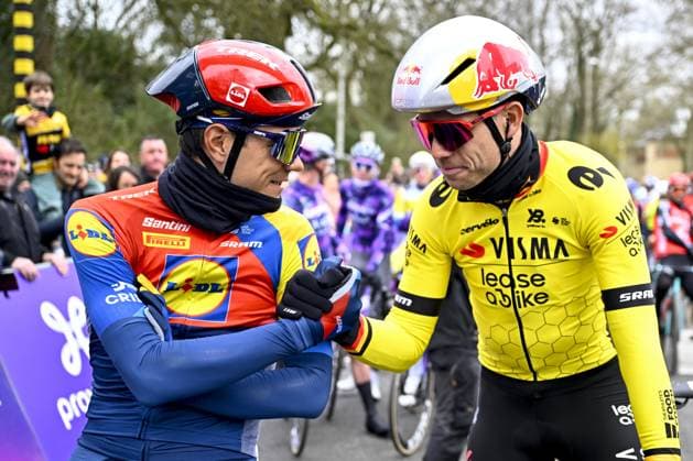 Belgian Jasper Stuyven and Belgian Wout van Aert pictured in action during the men s one-day cycling race Omloop Het Nieuwsblad (UCI World Tour), 197 km from Gent to Ninove, Saturday 01 March 2025. JASPERxJACOBS  x113841099x