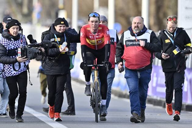 Norwegian Soren Waerenskjold of Uno-X Mobility celebrates after winning the men s one-day cycling race Omloop Het Nieuwsblad (UCI World Tour), 197km from Gent to Ninove, Saturday 01 March 2025. DIRKxWAEM  x113849716x