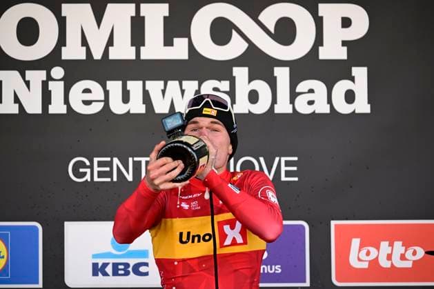Omloop Het Nieuwsblad 2025 Cycling Race Ninove, Belgium - March 1 : Waerenskjold Søren (NOR) of Uno-X Mobility on the podium during the Men Elite UCI World Tour 80th Flanders Classics Omloop Het Nieuwsblad cycling race of 197 kms with start in Ghent and finish in Ninove on March 01, 2025 in Ninove, Belgium, 01 03 2025 ( Motordriver Kenny Verfaillie - Ninove Belgium  Copyright: xPeterxDexVoechtx