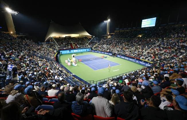Dubai Tennis Feature, Dubai Duty Free Tennis Stadium, Uebersicht, Panorama, von oben Tennis - Dubai Duty Free Tennis Championships - ATP, Tennis Herren WTA, Tennis Damen - Dubai Duty Free Tennis Stadium - Dubai - - United Arab Emirates - 1 March 2025. Copyright: xJuergenxHasenkopfx