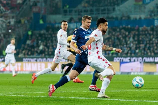2. Fussball Bundesliga, Karlsruher SC - 1. FC Köln; 01.03.2025 Zweikampf Lasse Günther (Karlsruher SC, 29), Jusuf Gazibegovic (1. FC Köln, 25) 2. Fussball Bundesliga, Karlsruher SC - 1. FC Köln, Karlsruhe, BBBank Wildpark am 01.03.2025 DFL REGULATIONS PROHIBIT ANY USE OF PHOTOGRAPHS AS IMAGE SEQUENCES AND OR QUASI-VIDEO.