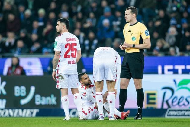 2. Fussball Bundesliga, Karlsruher SC - 1. FC Köln; 01.03.2025 Linton Maina (1. FC Köln, 37) bleibt angeschlagen sitzen 2. Fussball Bundesliga, Karlsruher SC - 1. FC Köln, Karlsruhe, BBBank Wildpark am 01.03.2025 DFL REGULATIONS PROHIBIT ANY USE OF PHOTOGRAPHS AS IMAGE SEQUENCES AND OR QUASI-VIDEO.