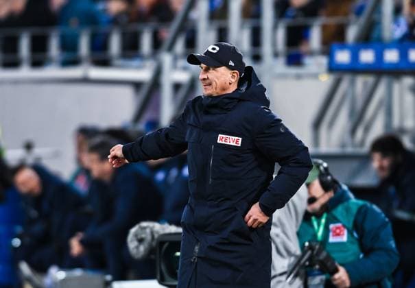 Trainer Gerhard Struber (1. FC Koeln) gestikuliert waehrend des Spiels der 2. Bundesliga zwischen Karlsruher SC und 1. FC Köln im BBBank Wildpark am 01. March 2025 in Karlsruhe, Deutschland. (Foto von DeFodi Silas Schüller) +++ Coach Gerhard Struber (1. FC Koeln) gestures during the 2. Bundesliga match between Karlsruher SC and 1. FC Köln at BBBank Wildpark on March 1, 2025 in Karlsruhe, Germany. (Photo by DeFodi Silas Schüller) DFB DFL REGULATIONS PROHIBIT ANY USE OF PHOTOGRAPHS AS IMAGE SEQUENCES AND OR QUASI-VIDEO. (Photo by Silas Schueller DeFodi Images)