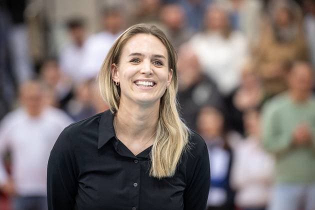 Kim Oszvald-Renkem bei Verabschiedung in Stuttgart GER, Allianz MTV Stuttgart - SC Potsdam, Volleyball Bundesliga, VBL, Spielzeit 2024 2025, 01.03.2025 GER, Allianz MTV Stuttgart - SC Potsdam, Volleyball Bundesliga, VBL, Spielzeit 2024 2025, 01.03.2025 Stuttgart Copyright: xSandyxDinkelackerx EP_SDR