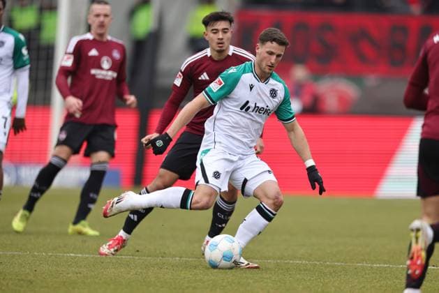 Fabian Kunze, HÂ 96, im Rückrundenspiel der Saison 2024 2025 zwischen dem 1. FC Nürnberg und Hannover 96 (1:2) in Nürnberg; 01 03 2025 -