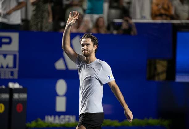 (250302) -- ACAPULCO, March 2, 2025 -- Tomas Machac gestures to audience after the singles final match between Tomas Machac of the Czech Republic and Alejandro Davidovich Fokina of Spain at the 2025 ATP, Tennis Herren Mexican Open tennis tournament in Acapulco, Mexico, March 1, 2025. ) (SP)MEXICO-ACAPULCO-TENNIS-ATP-MEXICAN OPEN-SINGLES-FINAL LixMengxin 
