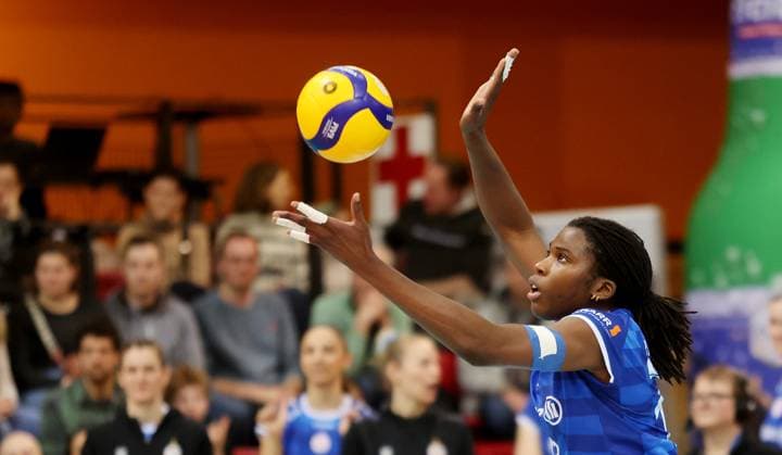 Stuttgart , Volleyball Bundesliga Frauen, Allianz MTV Stuttgart vs. SC Potsdam , Krystal Rivers ( Stgt )