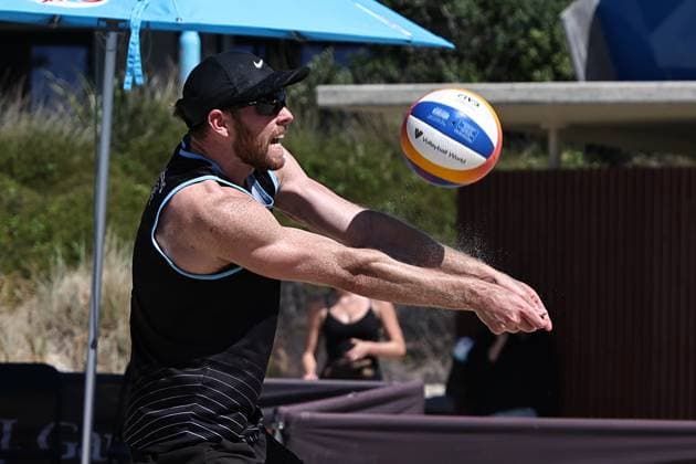 GJ Gardner Beach volleyball, Beachvolleyball womens final Thomas Hartles during the GJ Gardner beach volleyball bronze final at Main Beach in Mt Maunganui, Tauranga, New Zealand on Sunday March 02, 2025. Mt Maunganui, Tauranga Main Beach BOP New Zealand Copyright: xAaronxGillionsx 20250302Vollyball_003