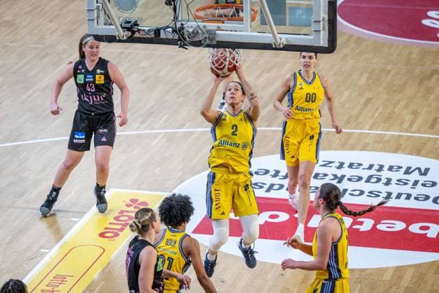 Basketball Berlin 01.03.2025 Saison 2024 2025 Pokal-TOP4 der Toyota Damen Basketball Bundesliga Halbfinale Saarlouis Royals - Alba Berlin Stefanie Grigoleit (Alba, No.02)